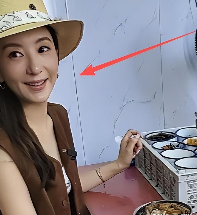 离谱!世界杯 3 球猛将仍被扫地出门,纽卡 5200 万抢阿森纳弃将