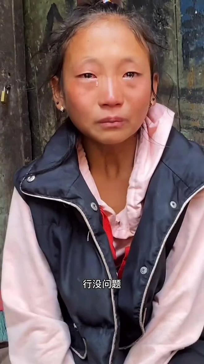 上海男篮抵沪!众人接机,李弘权开心,卢伟洛夫顿淡定,白边圈粉