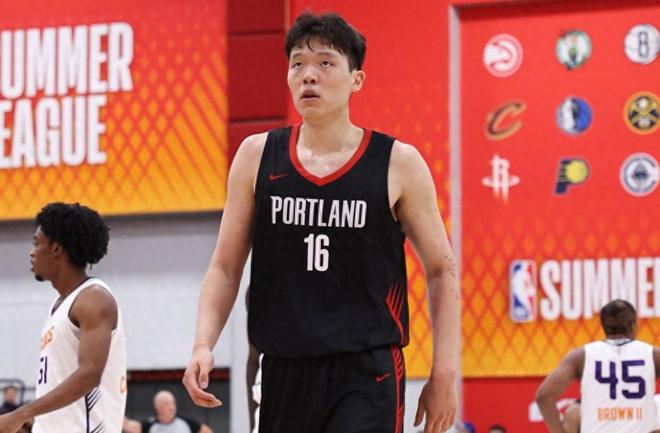 周琦:面对上海最大的难点是限制古德温,他把球队串联得很好
