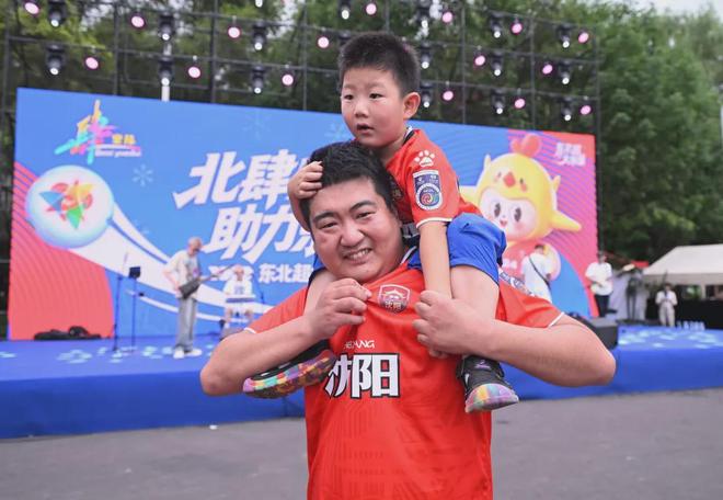 广西篮球的孤勇者,从羽球少年到CBA探花,为何他26岁才参加选秀